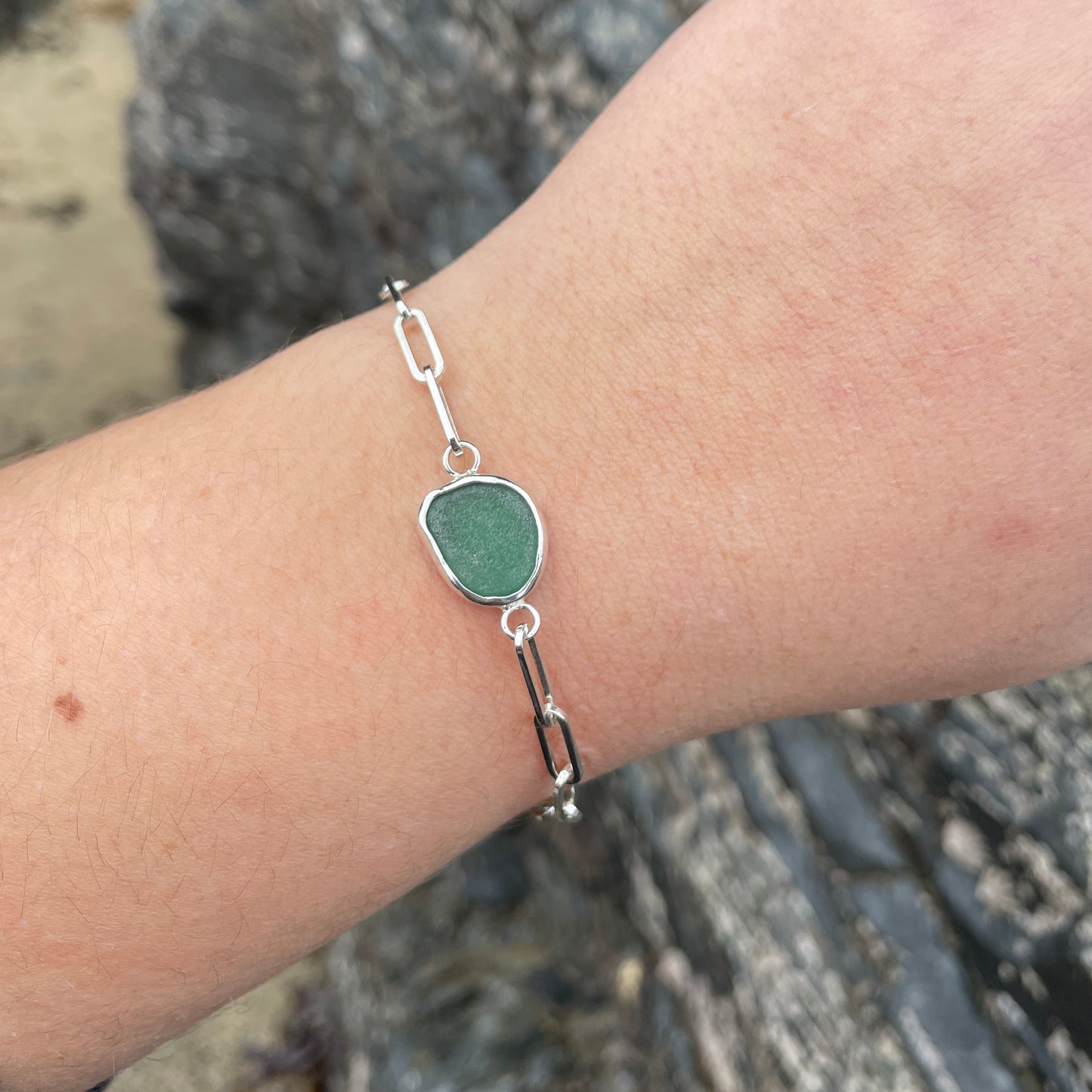 Paperclip chain sea glass bracelet - unique teal green image 1